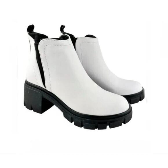 True Religion Shoes - True Religion White Women's Slip On Ankle Boots‎ Chunky Black Lug Sole Size 11
